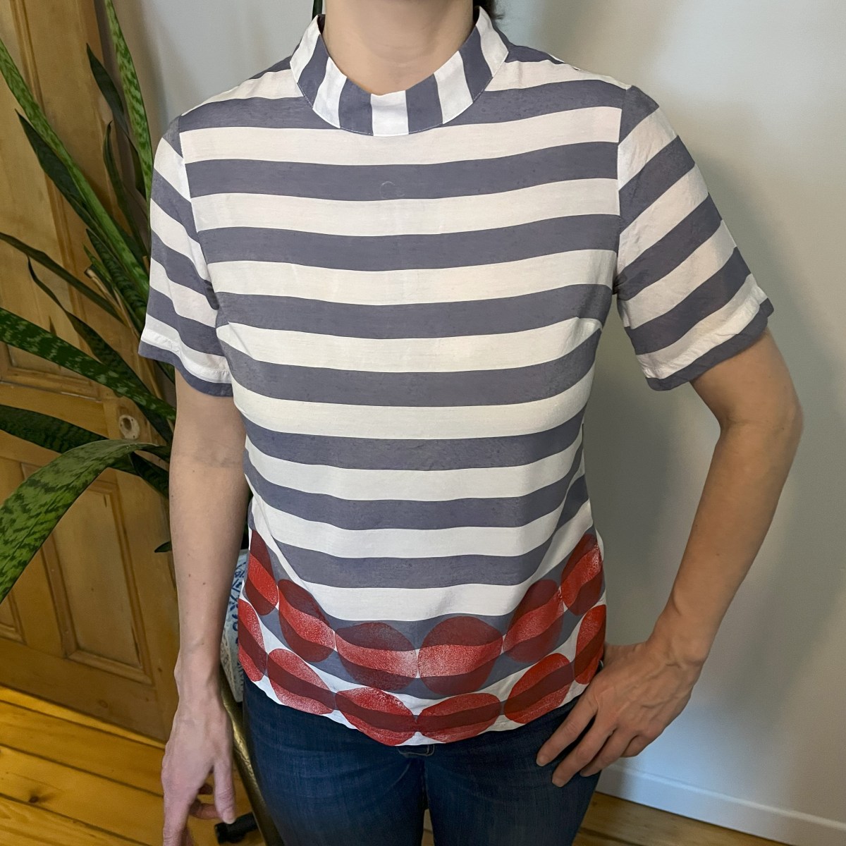 Cacher de petits trous avec des étampes et de la broderie (épisode 3 de&nbsp;l&rsquo;épopée)